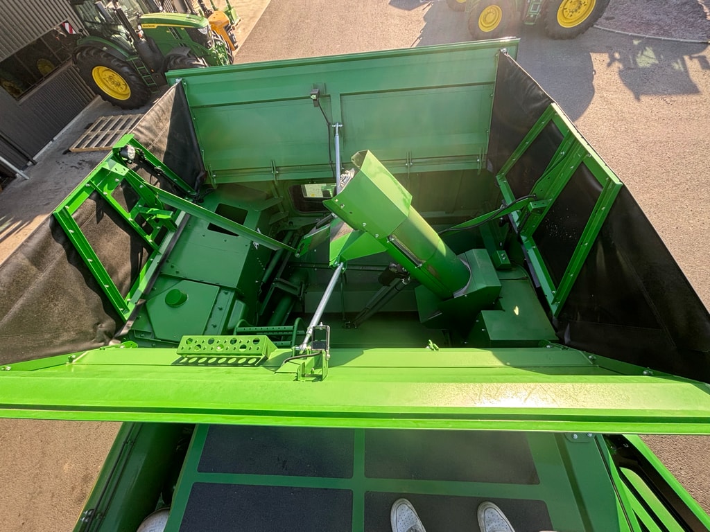 Moissonneuse JOHN DEERE T560 HM - photo slide 30