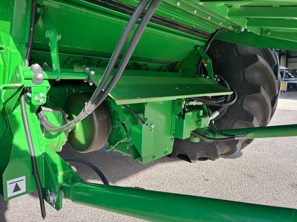 Moissonneuse JOHN DEERE T560 HM - photo slide 34