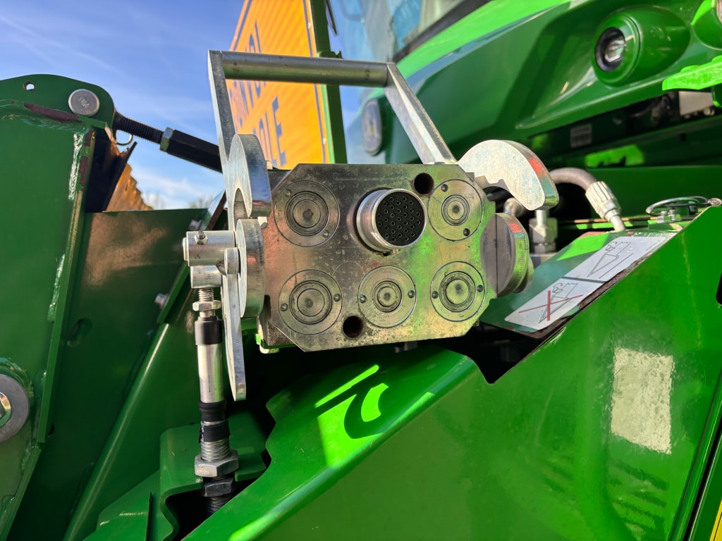 Moissonneuse JOHN DEERE T560 HM - photo slide 33