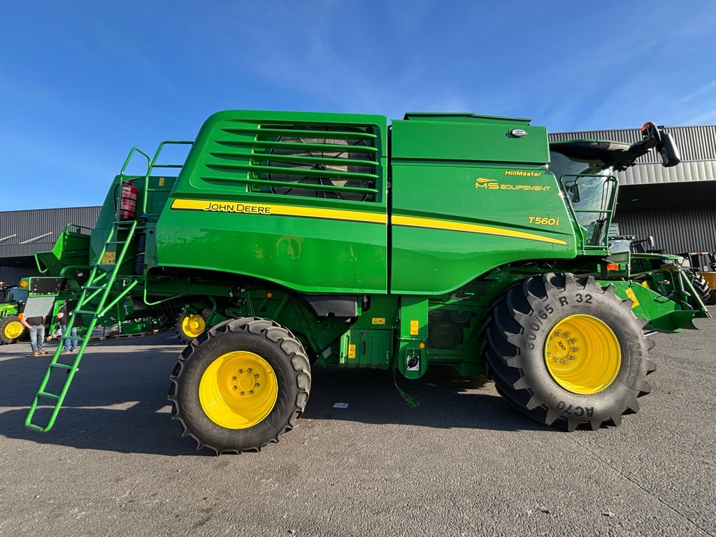 Moissonneuse JOHN DEERE T560 HM - photo slide 5