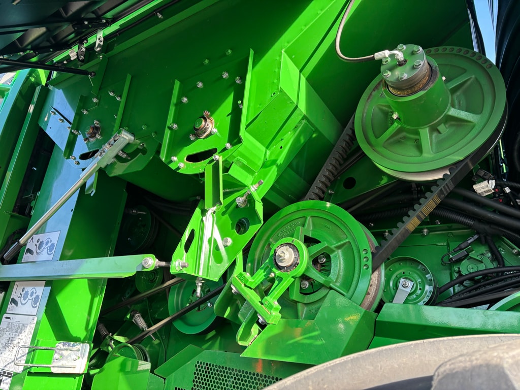 Moissonneuse JOHN DEERE T560 HM - photo slide 35
