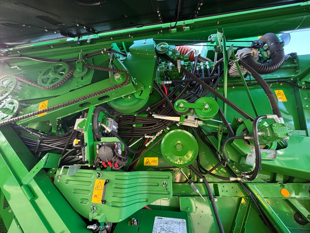 Moissonneuse JOHN DEERE T560 HM - photo slide 44