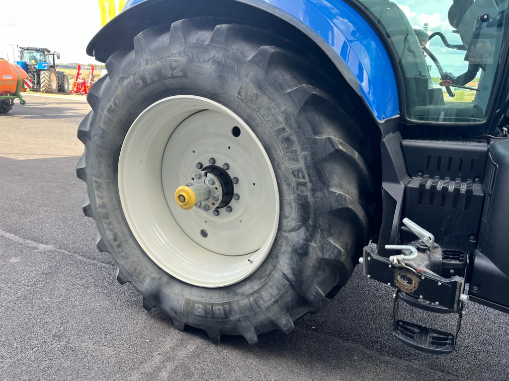 Tracteur NEW HOLLAND T7.245 SW2 - photo slide 8