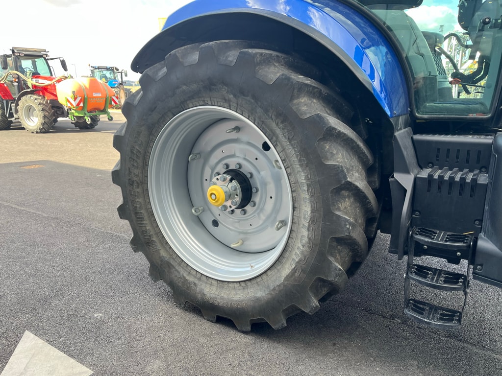 Tracteur NEW HOLLAND T7.245 SW II - photo slide 8