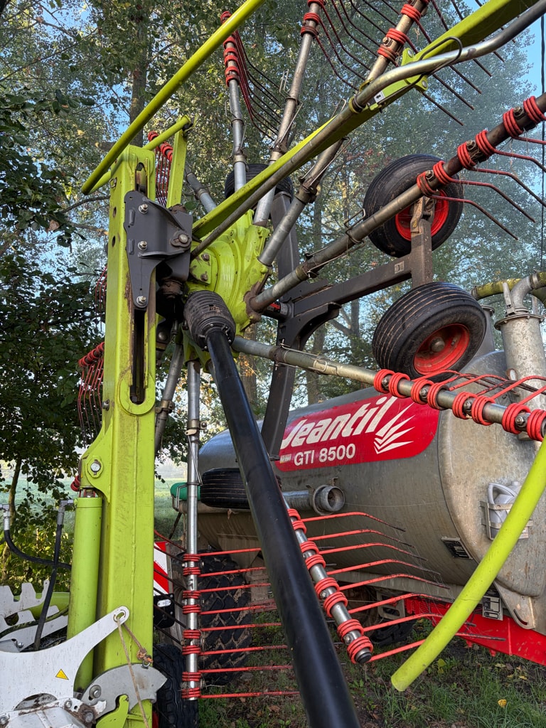 Andaineur CLAAS Liner 2700 - photo slide 10