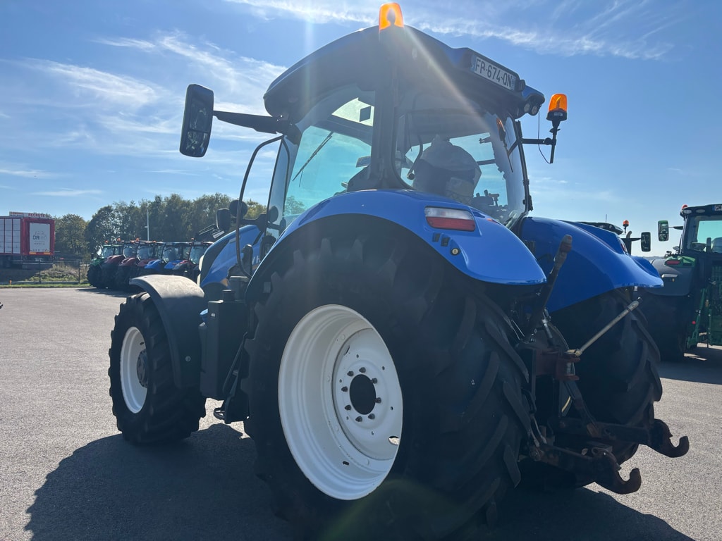 Tracteur chargeur NEW HOLLAND T6.165 - photo slide 6