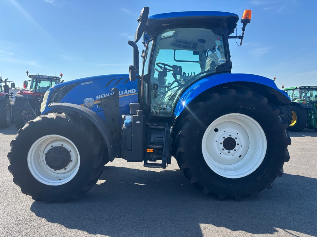 Tracteur chargeur NEW HOLLAND T6.165 - photo slide 1