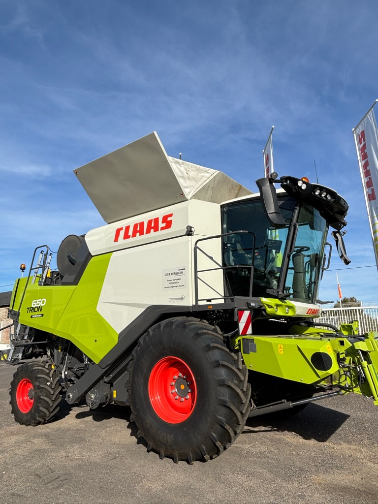 Moissonneuse CLAAS Trion 650 - photo slide 1