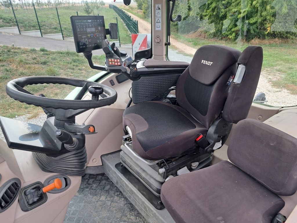 Tracteur FENDT 720 VARIO POWER + - photo slide 7