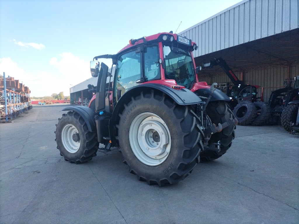 Tracteur VALTRA N 135 Hi Tech - photo slide 3