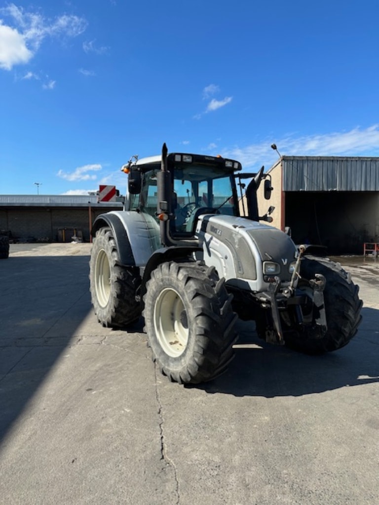 Tracteur VALTRA N142 Direct  - photo slide 2