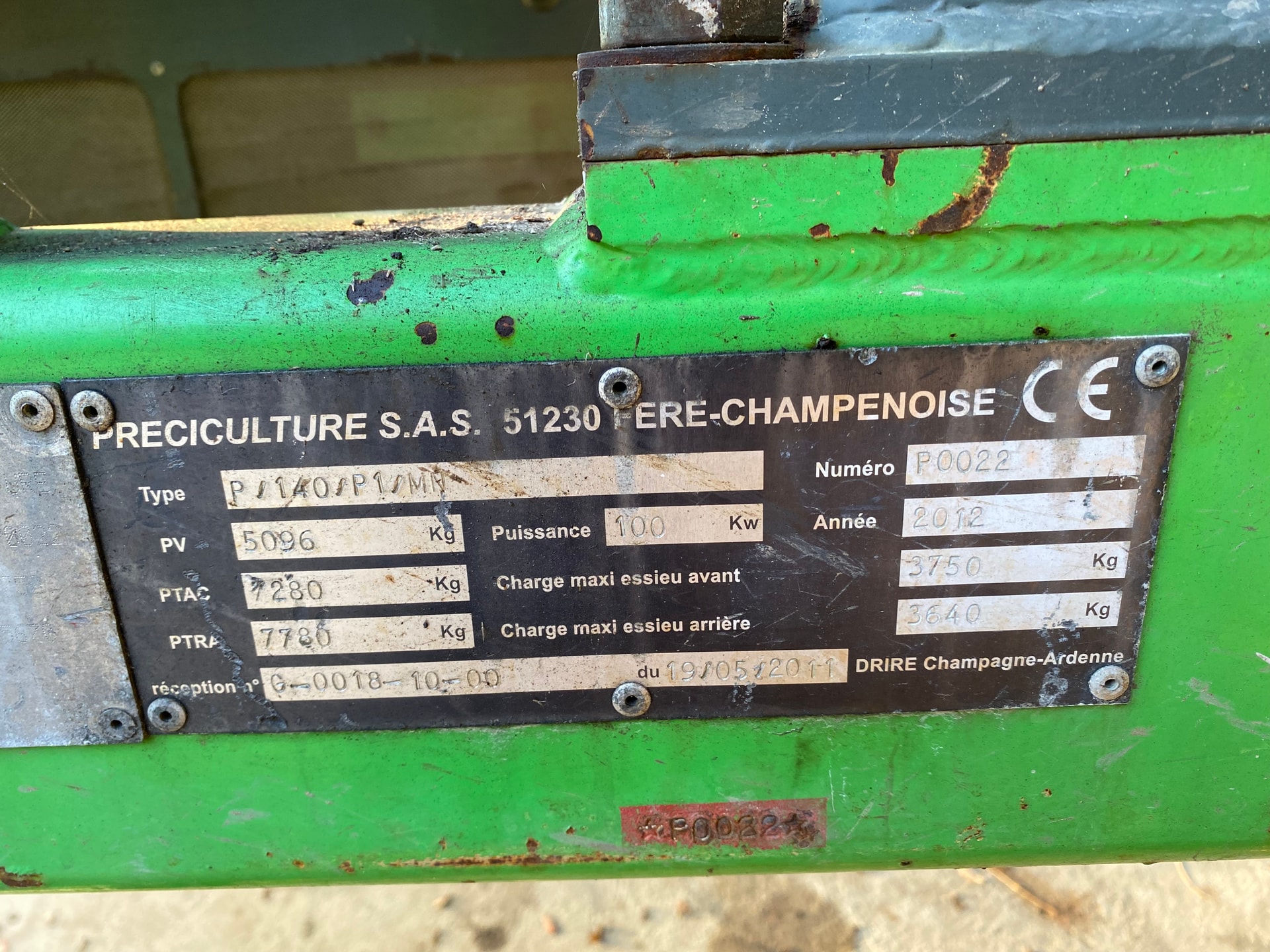 Tracteur enjambeur TECNOMA P140 - photo slide 5
