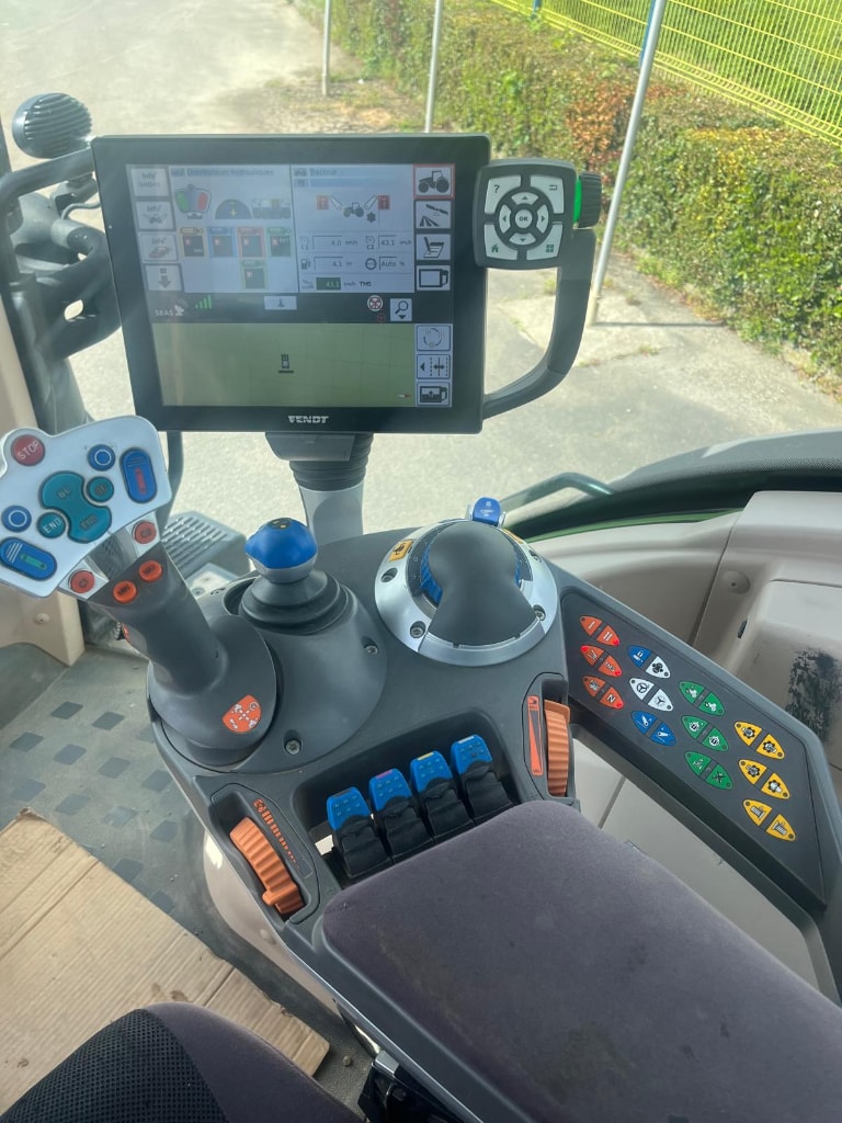 Tracteur FENDT 939 - photo slide 9