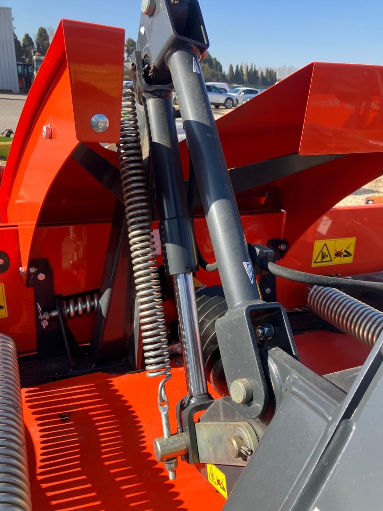 Faucheuse KUBOTA DM4028 - photo slide 6