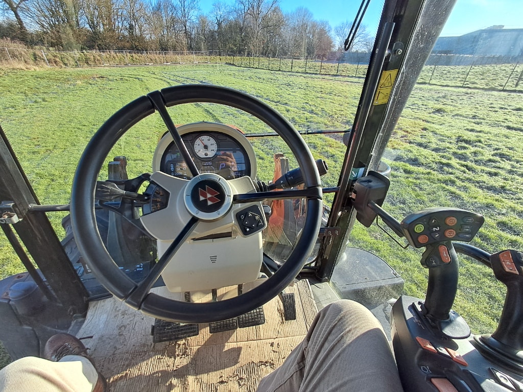 Tracteur MASSEY FERGUSON 6713 S - photo slide 9