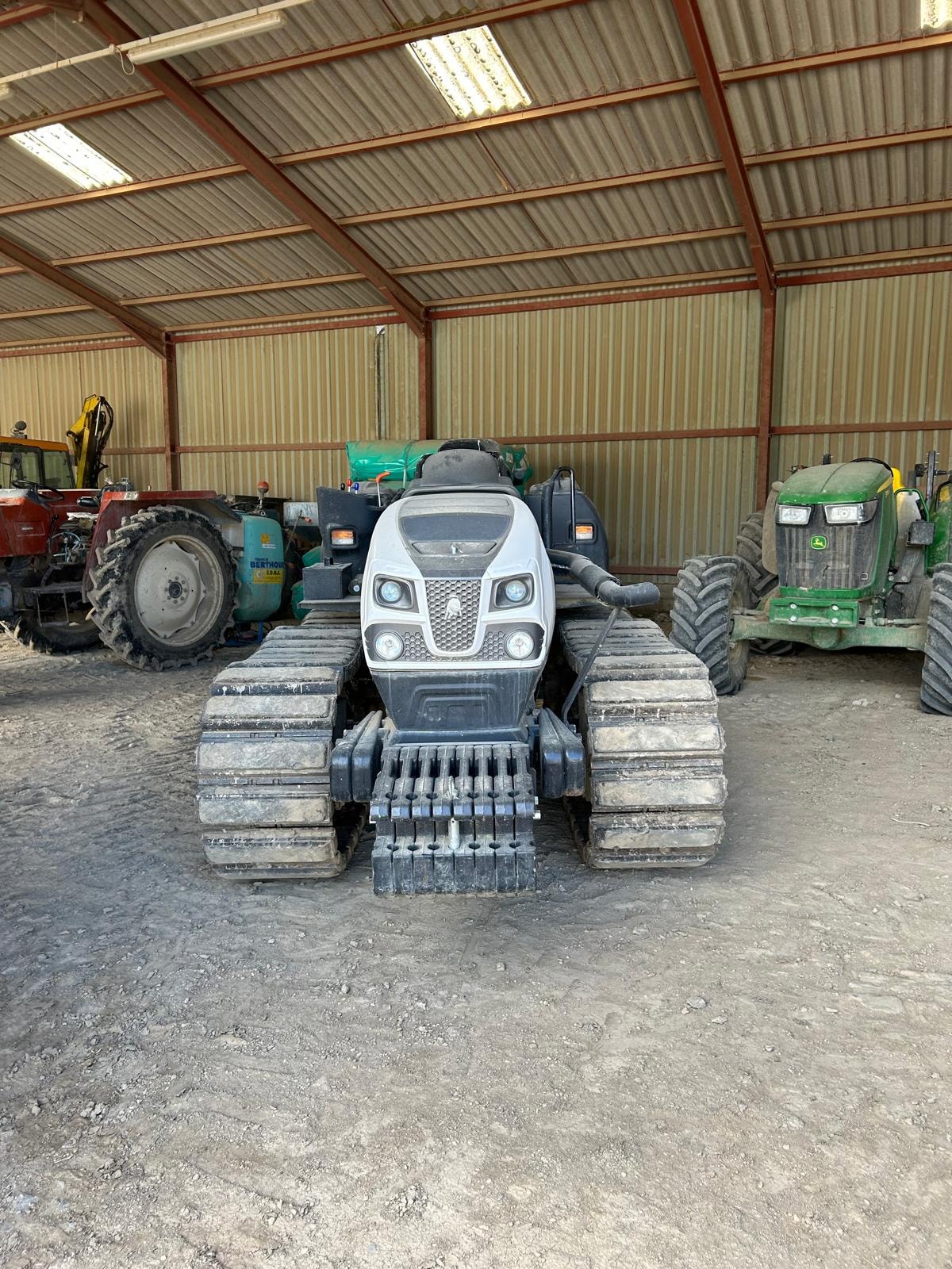 Tracteur à chenilles LAMBORGHINI strike C115 - photo slide 3