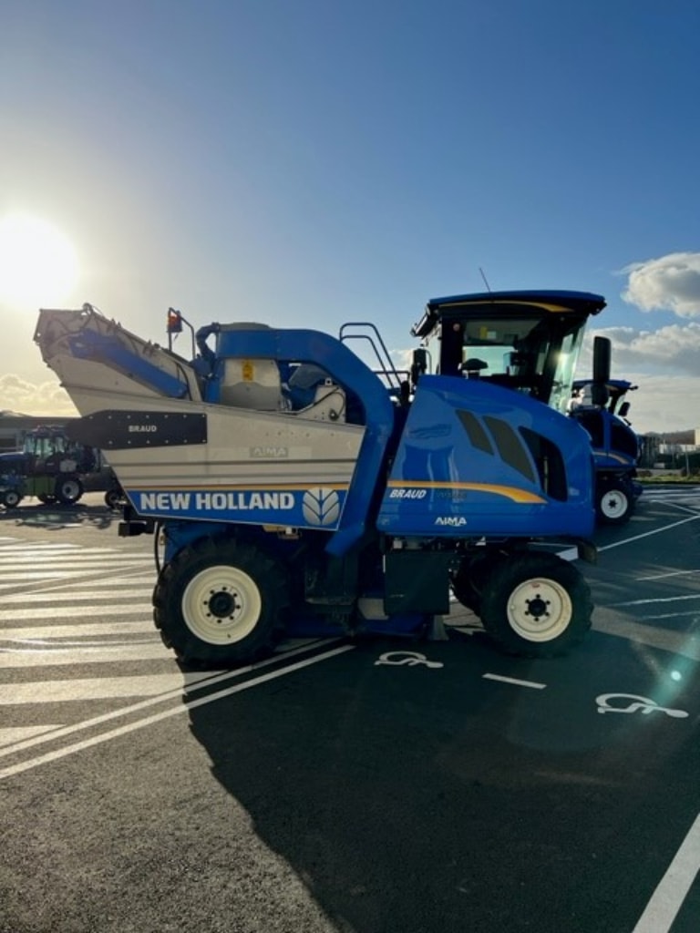 Machine à vendanger NEW HOLLAND VM3080 - photo slide 1