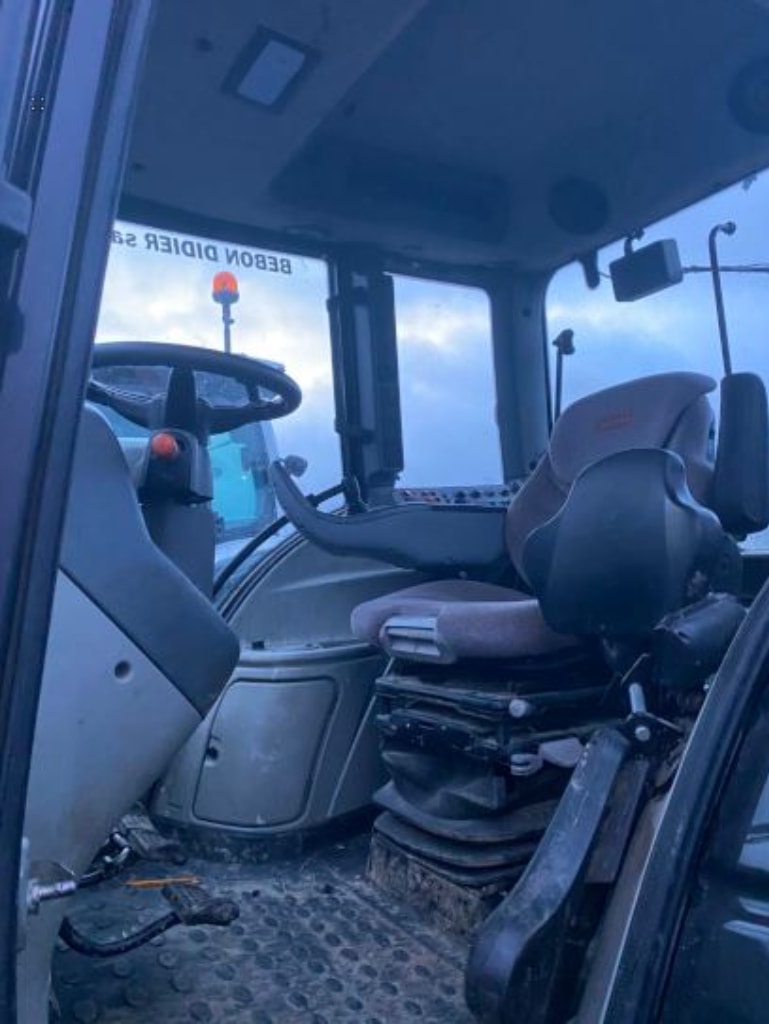 Tracteur VALTRA N 143 V - photo slide 10