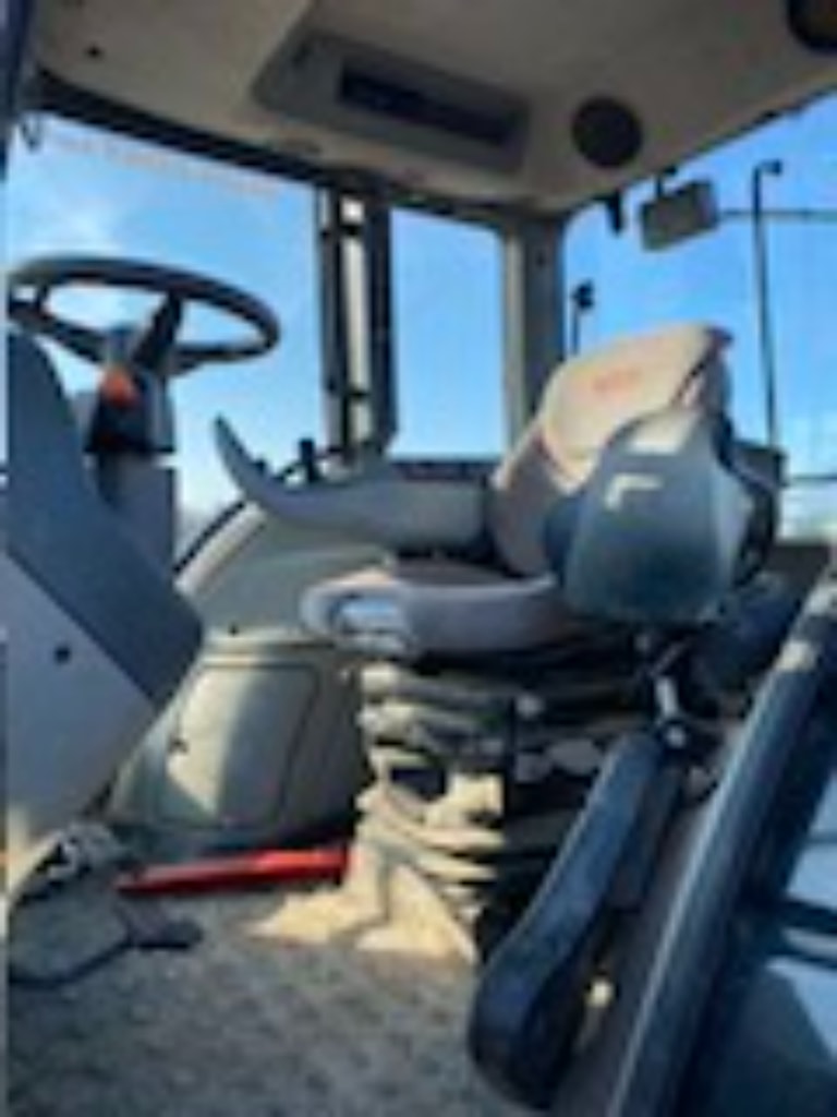 Tracteur VALTRA N 143 V - photo slide 7