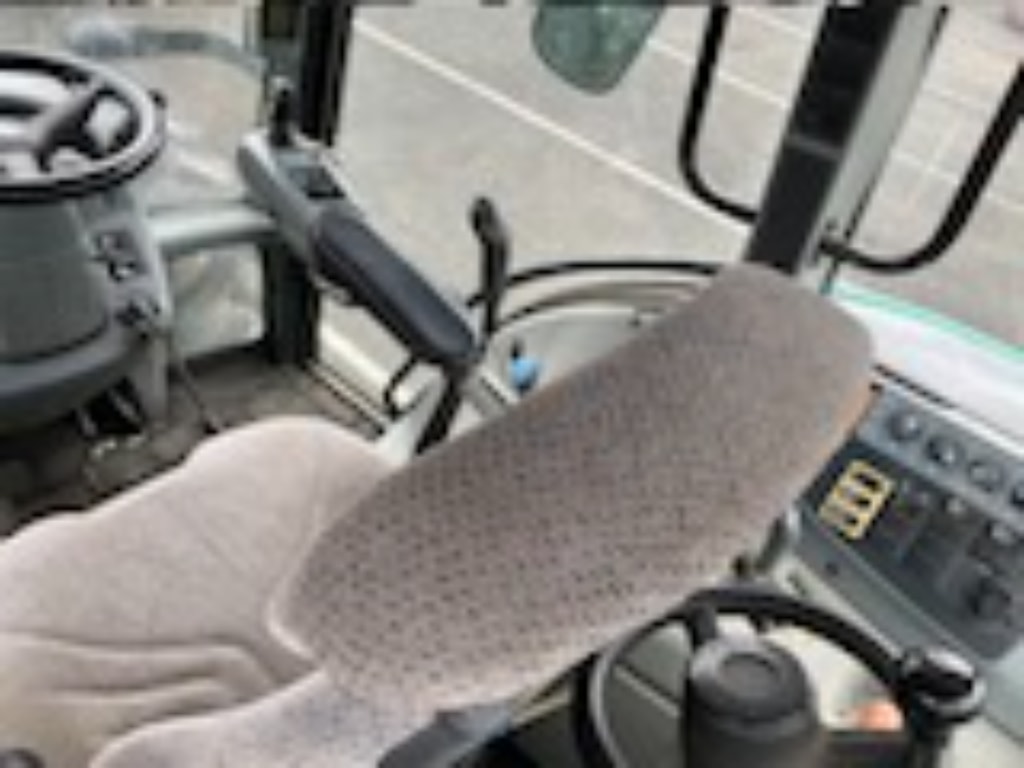 Tracteur VALTRA T191 Hitech  - photo slide 4