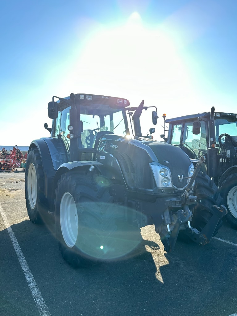 Tracteur VALTRA T183 Versu  - photo slide 2