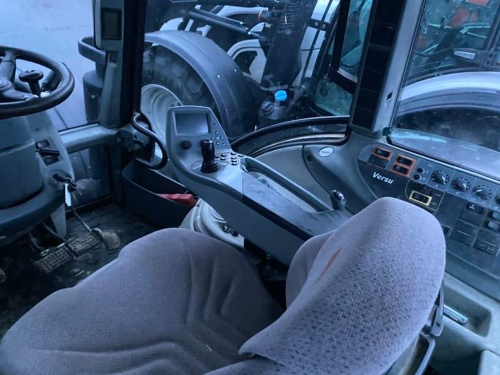 Tracteur VALTRA N 143 V - photo slide 11