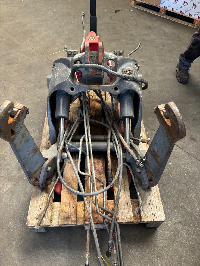 Divers Massey Ferguson Relevage avant MF6615 - photo slide 1