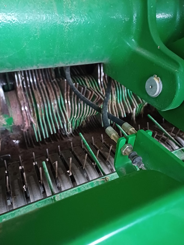 Presse balles rondes JOHN DEERE V 461 RC 25 FILET - photo slide 4