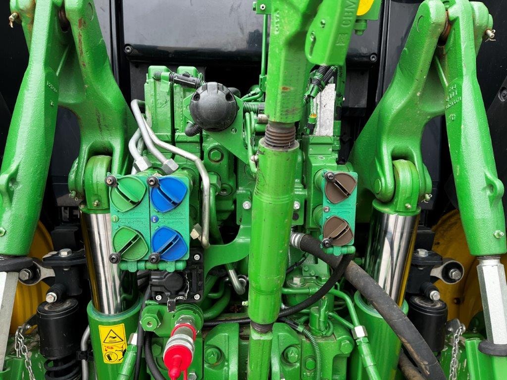Tracteur JOHN DEERE 6155M - photo slide 17