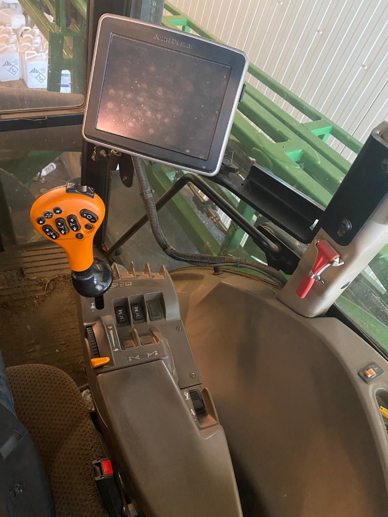 Pulverisateur automoteur JOHN DEERE R4040i - photo slide 5