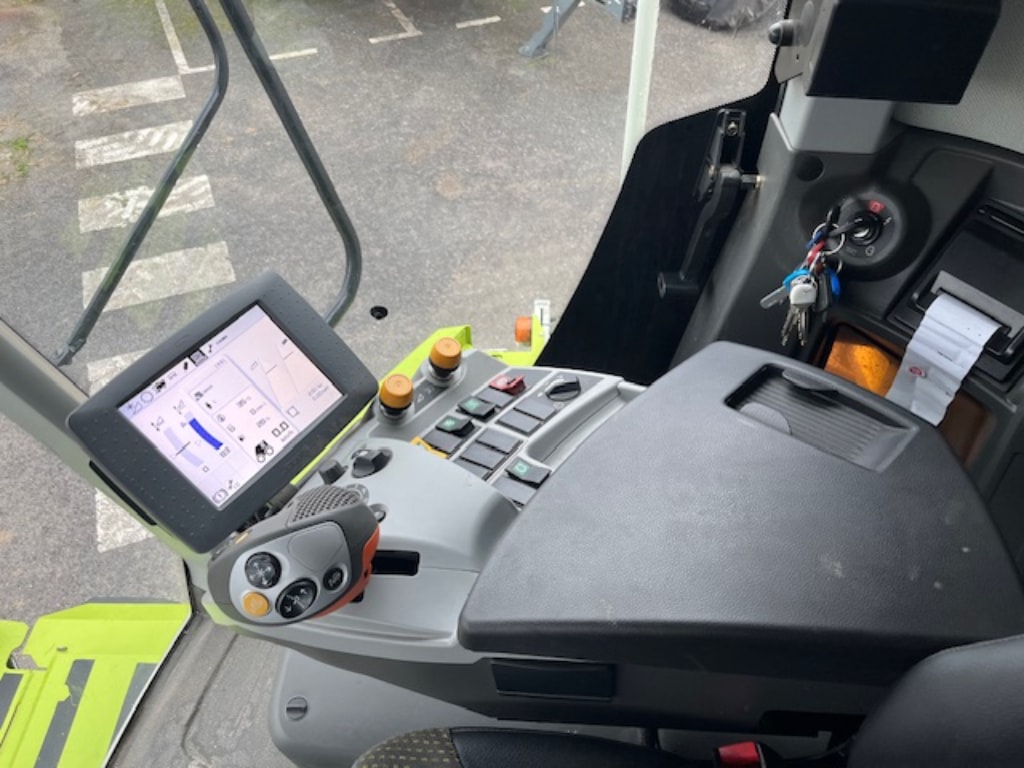 Moissonneuse CLAAS LEXION 650 - photo slide 10