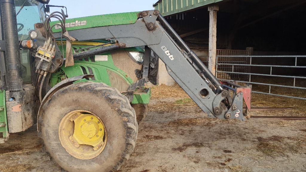 Tracteur chargeur JOHN DEERE 6115M - photo slide 11