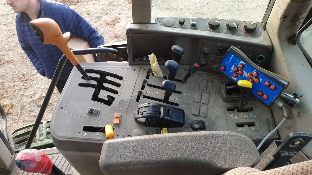 Tracteur chargeur JOHN DEERE 6115M - photo slide 15