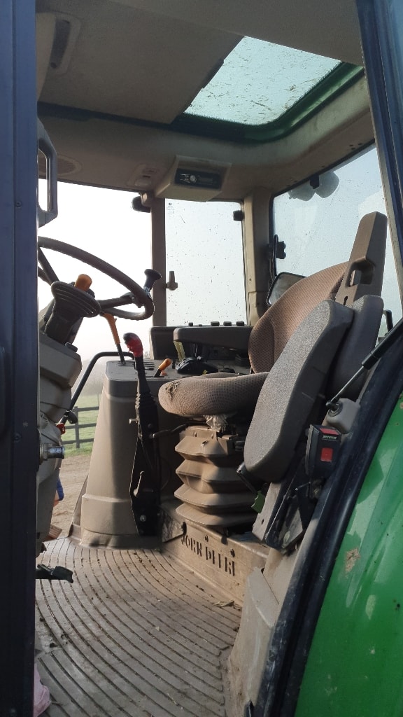 Tracteur chargeur JOHN DEERE 6115M - photo slide 16