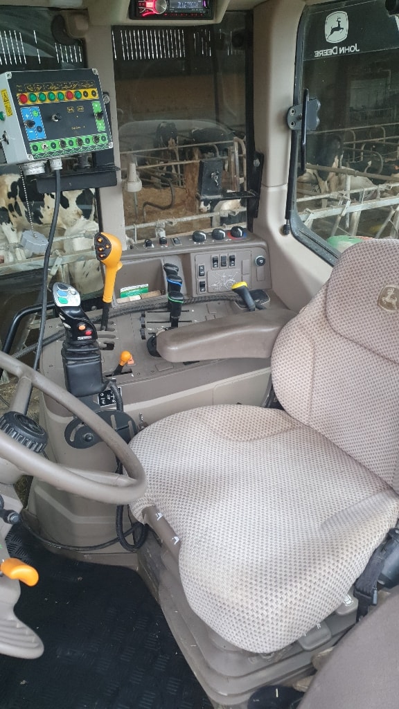 Tracteur JOHN DEERE 6105M - photo slide 12