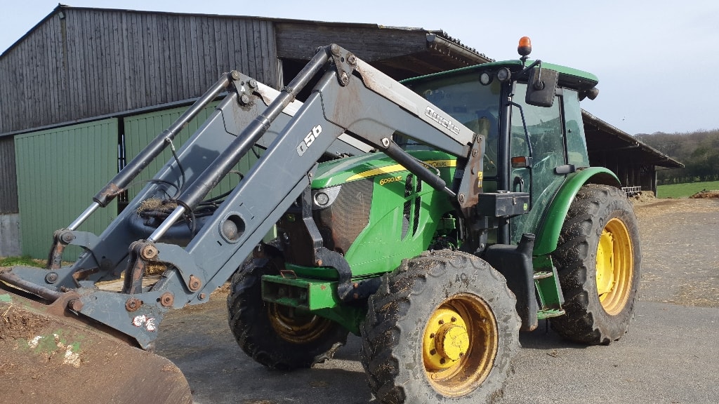 Tracteur chargeur JOHN DEERE 6090 MC - photo slide 1