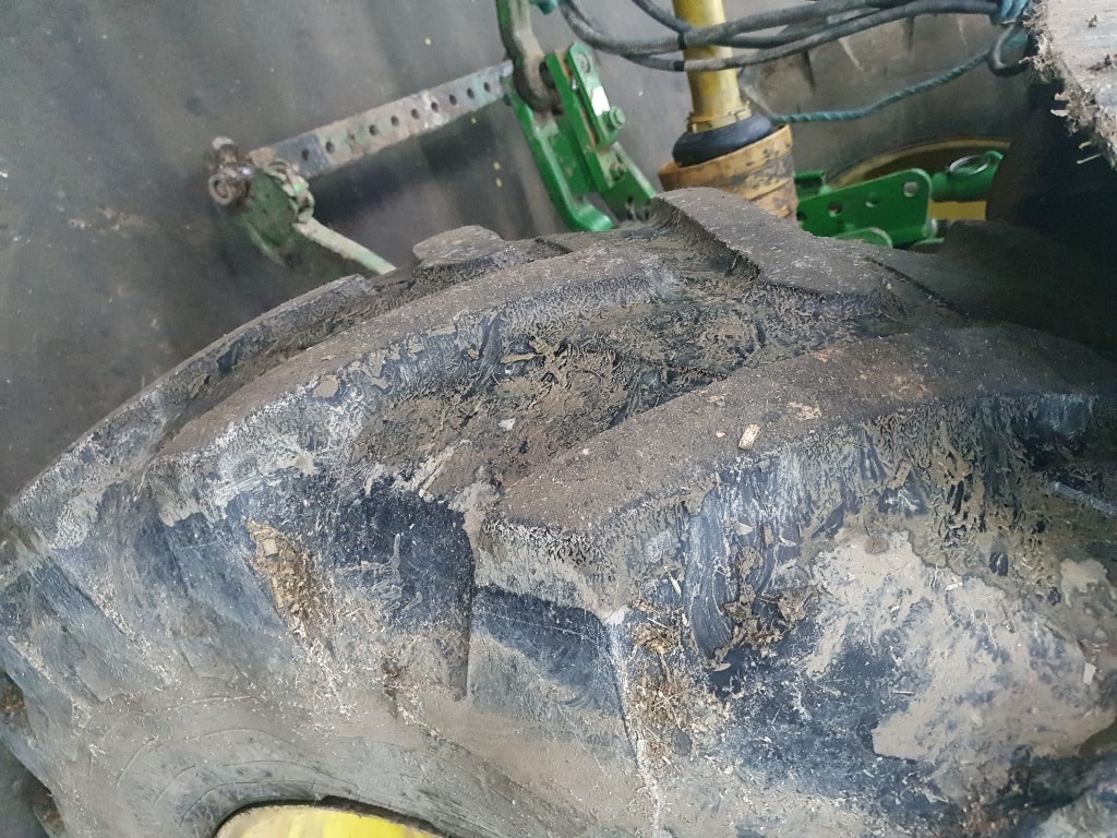 Tracteur chargeur JOHN DEERE 6230 - photo slide 7