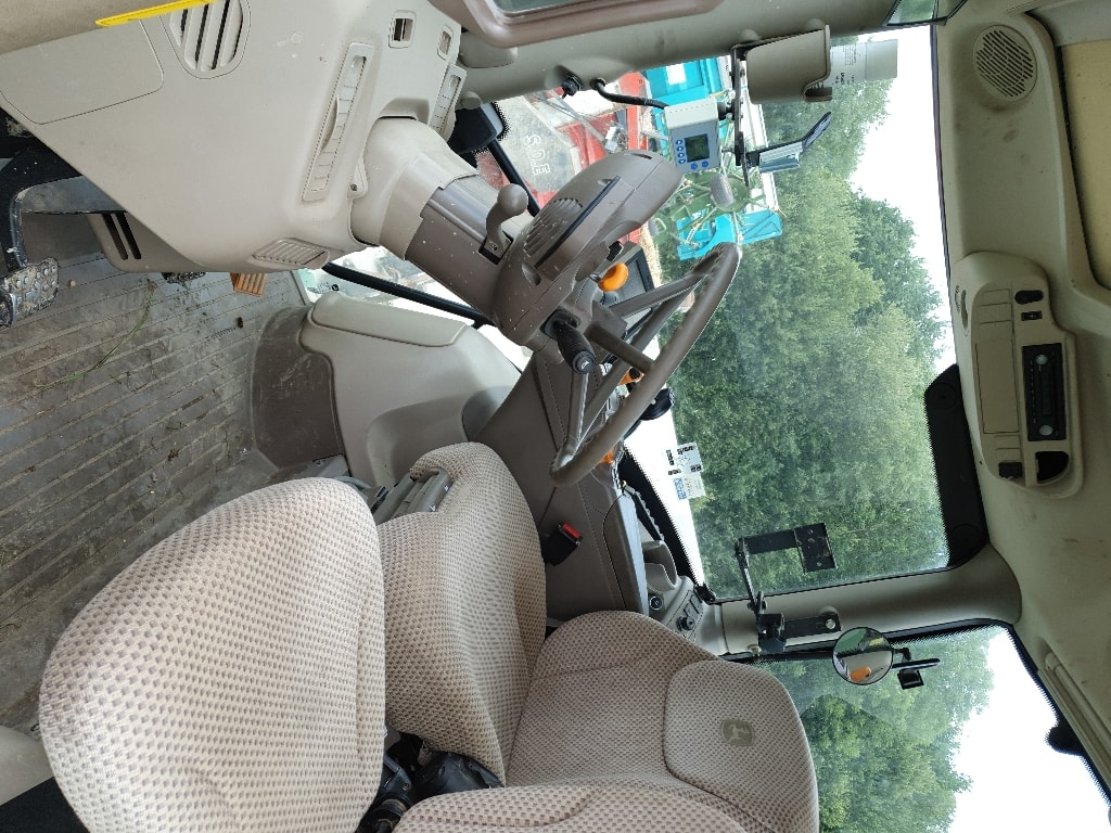 Tracteur chargeur JOHN DEERE 6120R - photo slide 11