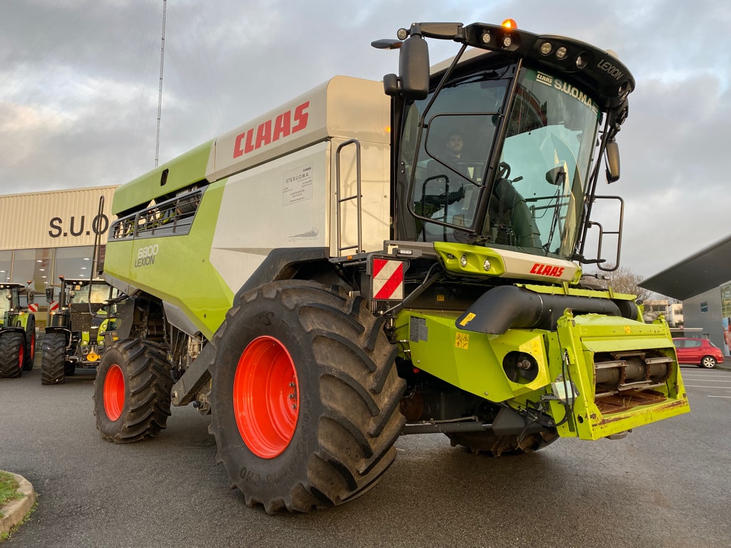 Moissonneuse CLAAS LEXION 6800 2RM - photo slide 1