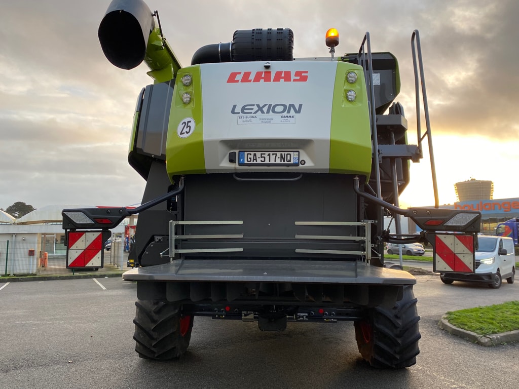 Moissonneuse CLAAS LEXION 6800 2RM - photo slide 4
