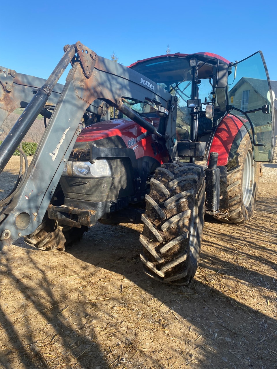 Tracteur chargeur CASE IH FARMALL 95U PRO - photo slide 2