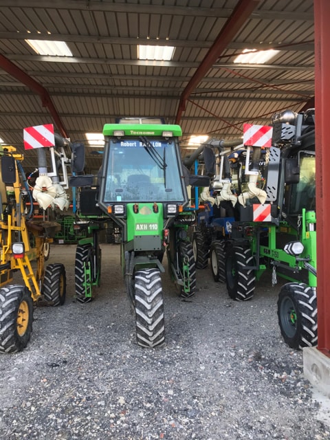 Tracteur enjambeur TECNOMA AXH110  - photo slide 4
