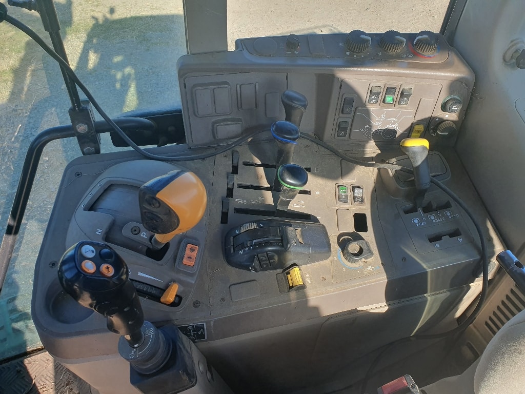 Tracteur JOHN DEERE 6110M - photo slide 13