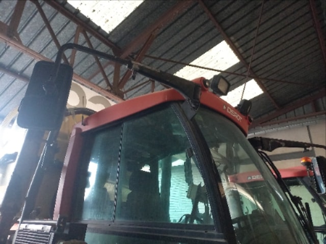 Tracteur enjambeur DEROT DH 145 - photo slide 6