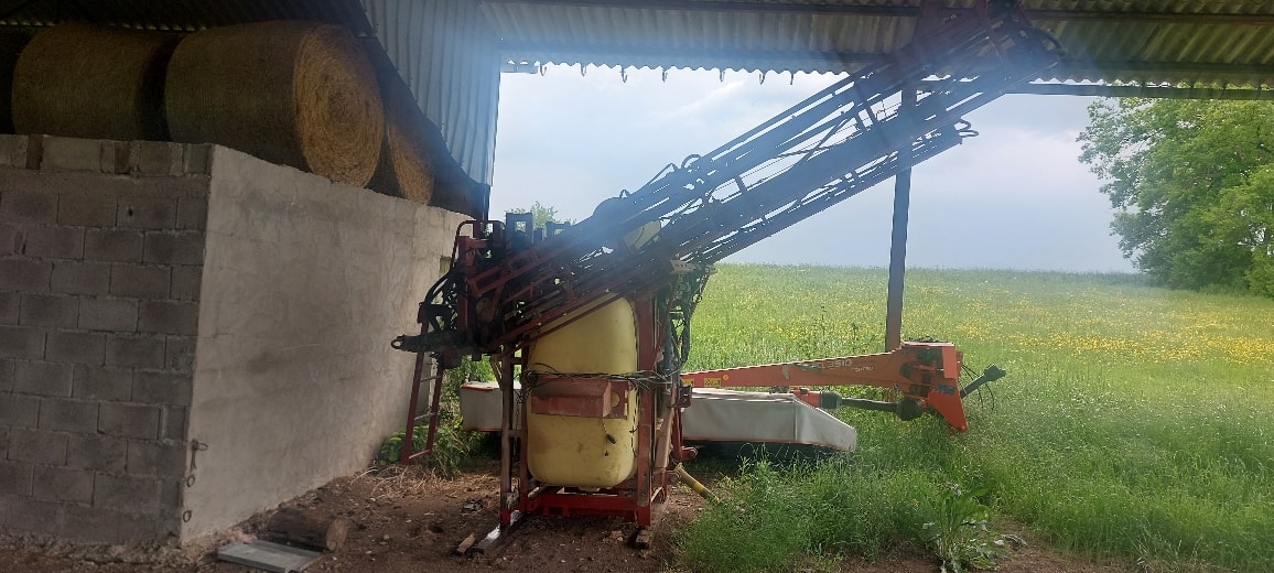 Pulverisateur HARDI 1200 - photo slide 2