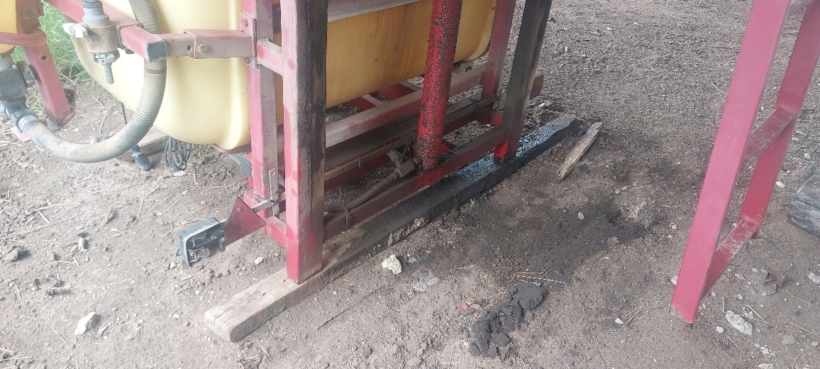 Pulverisateur HARDI 1200 - photo slide 3
