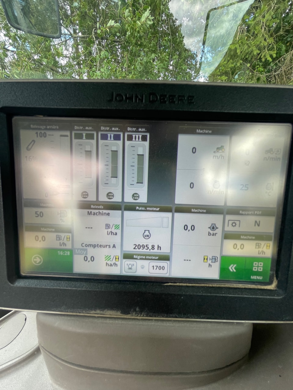 Tracteur JOHN DEERE 6145R - photo slide 5