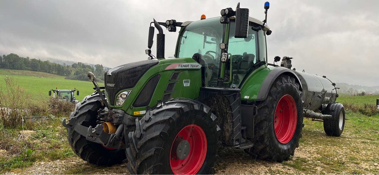 Tracteur FENDT 724 VARIO PROFI - photo slide 2