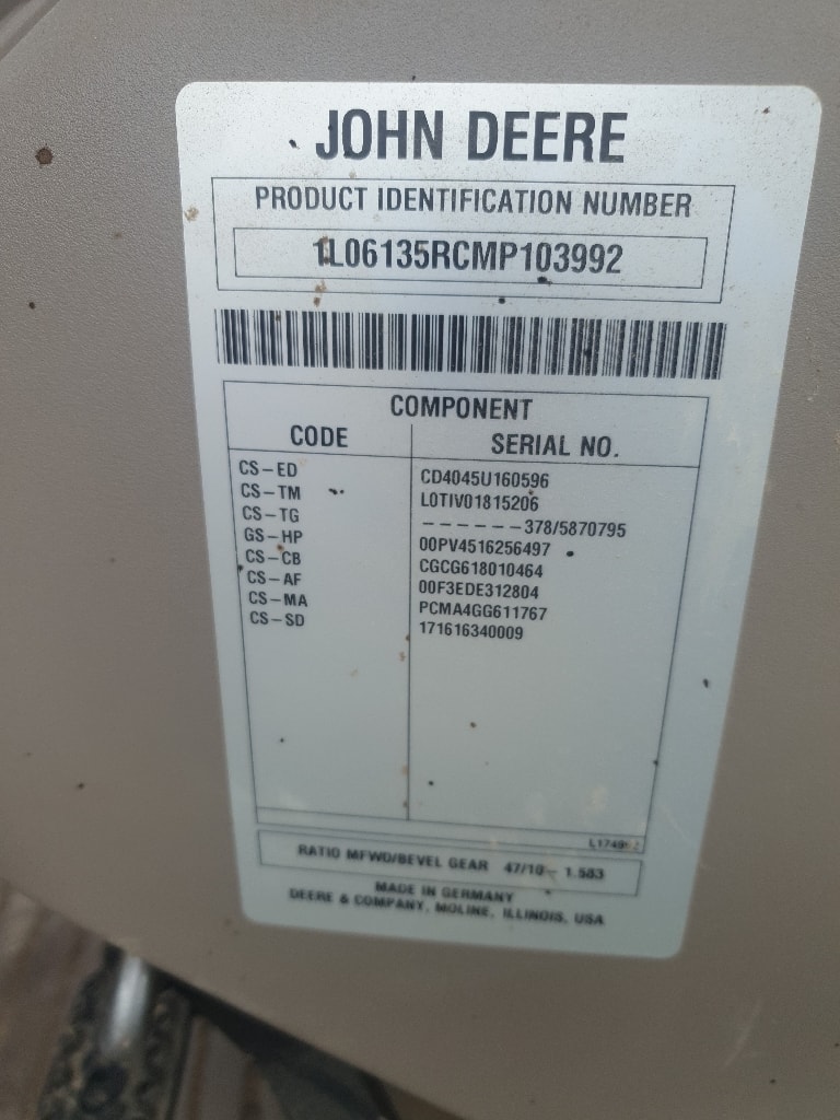 Tracteur chargeur JOHN DEERE 6135R - photo slide 2