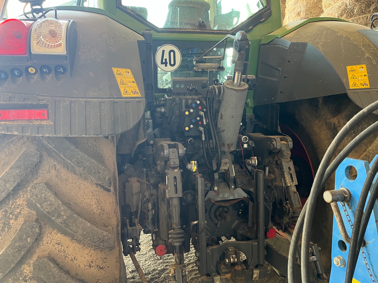 Tracteur FENDT 826 VARIO PROFI + - photo slide 6